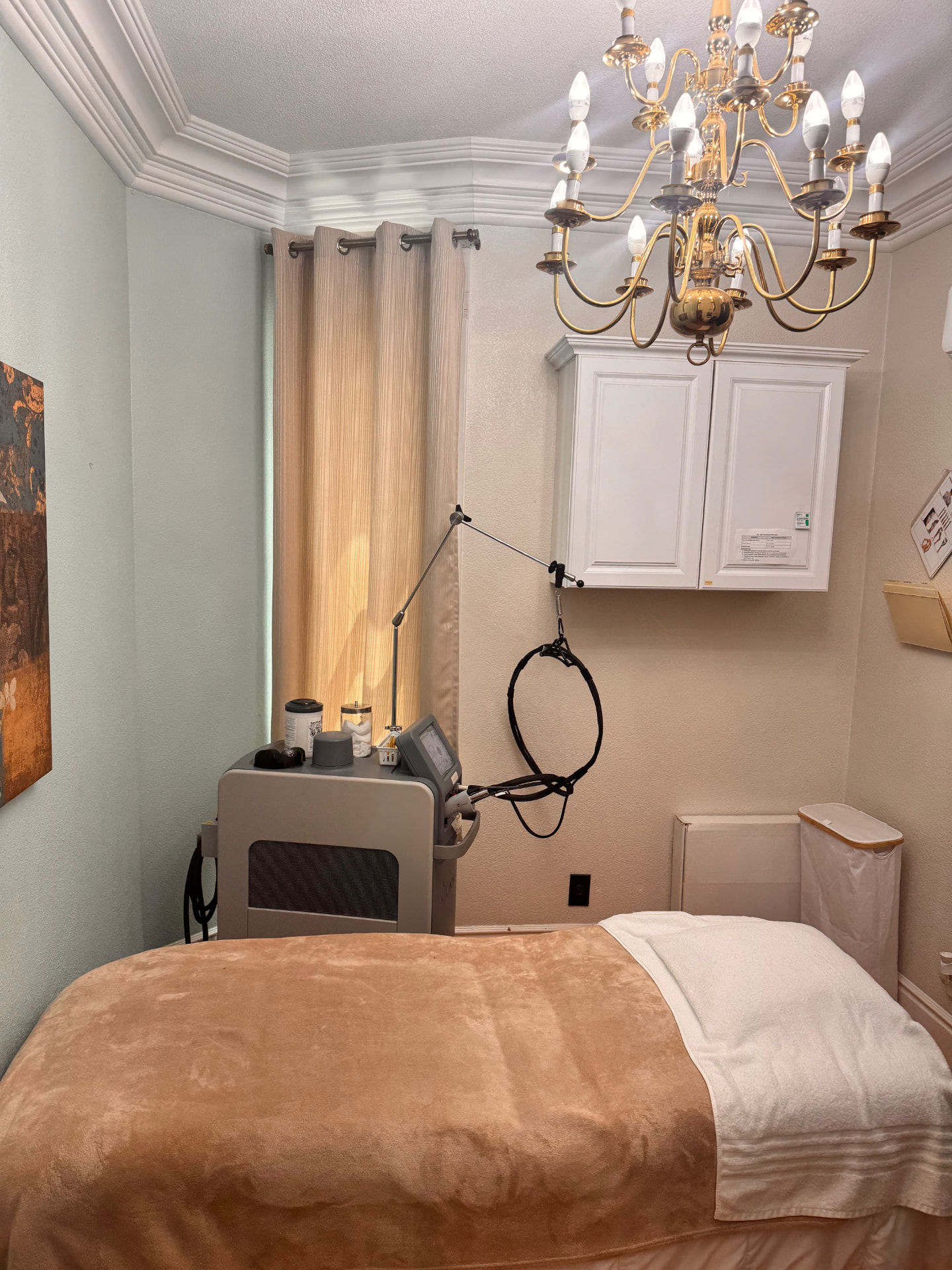 Dedicated laser treatment suite